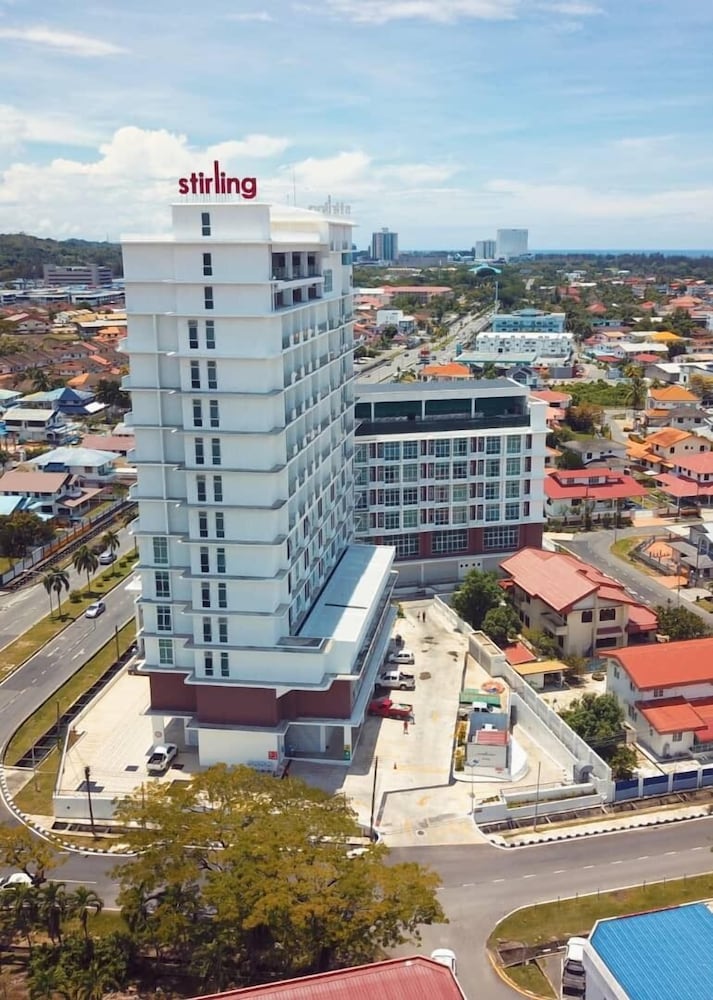 Stirling Suites 2/48