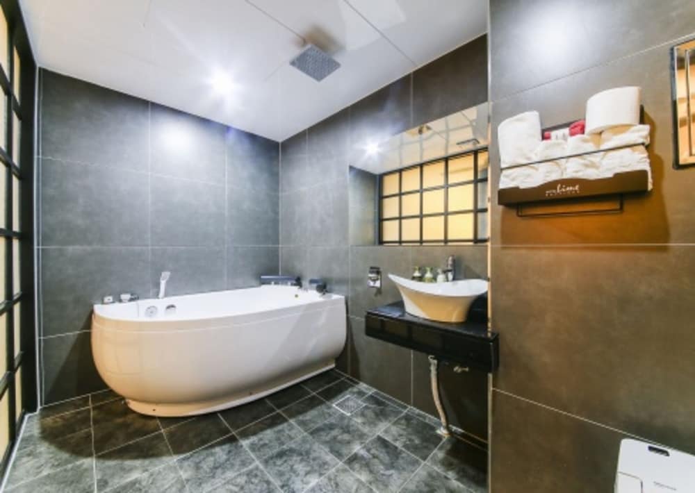 Jeonju Lime Hotel 61/63