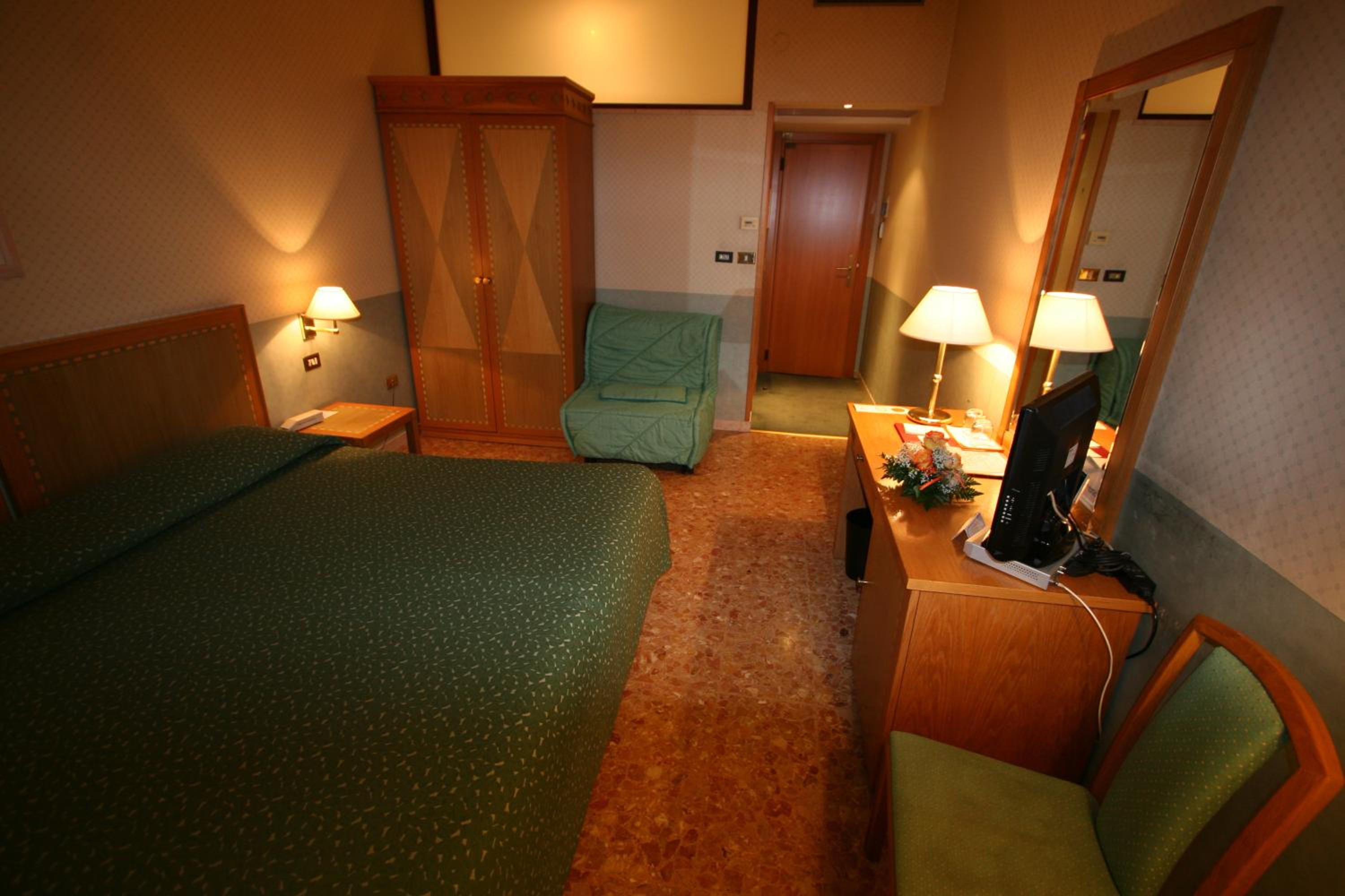 Nuovo Albergo 30/49