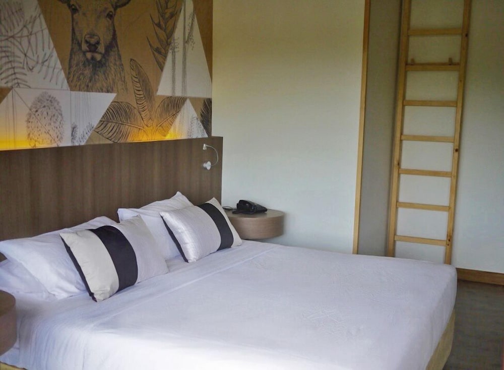 Issara Boutique Winery Hotel 12/78