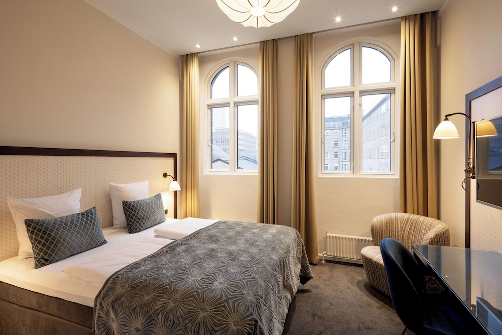 SUPERIOR, DOUBLE BED