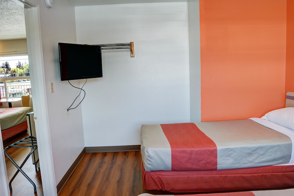 Motel6 Bend, OR 40/58