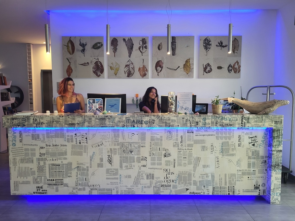 Maree Hotel 5/48
