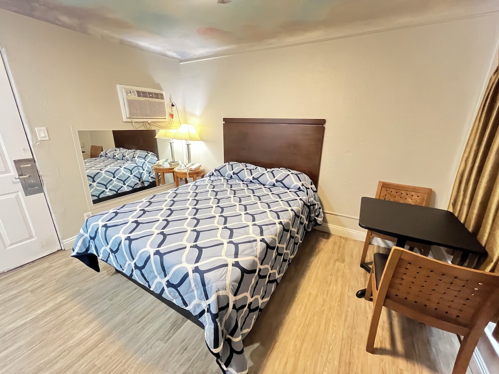 Griffith Park Motel - LA Hollywood Area 3/23