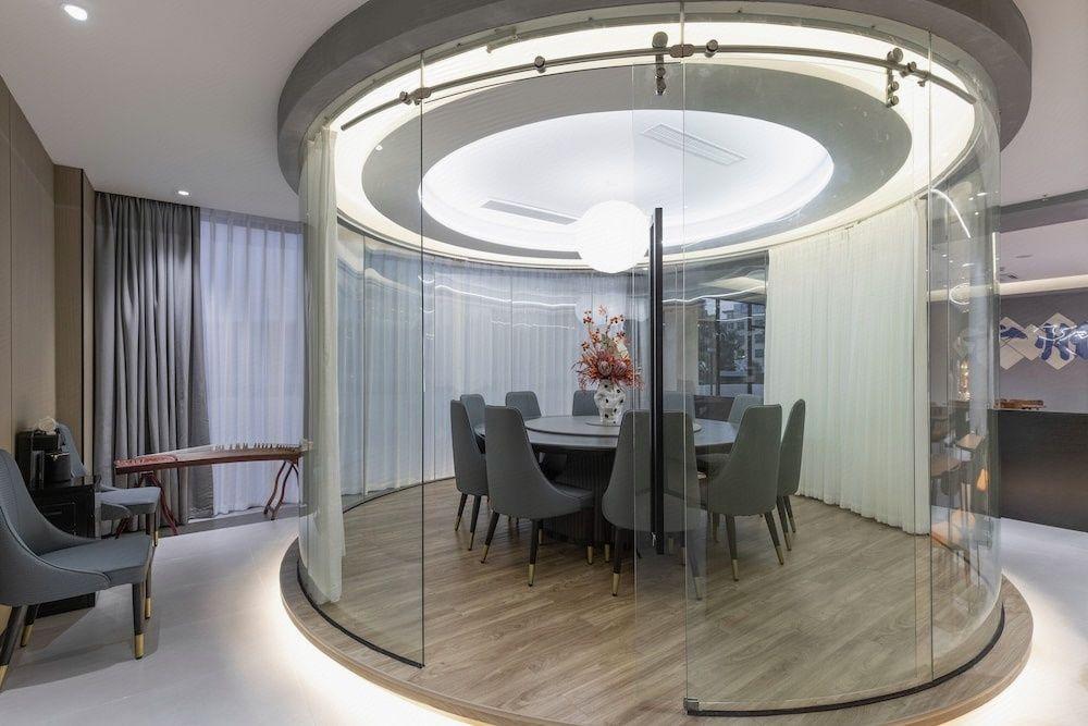 Grand Mercure Guangzhou Baiyun International Airport 19/26