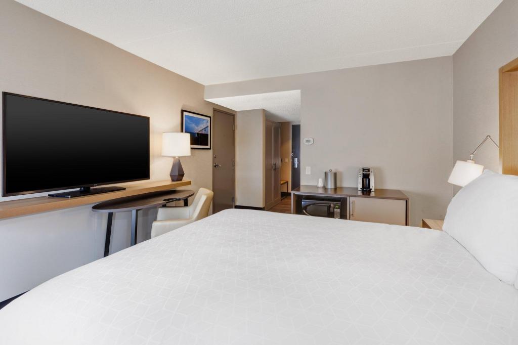 Feature, King Bed