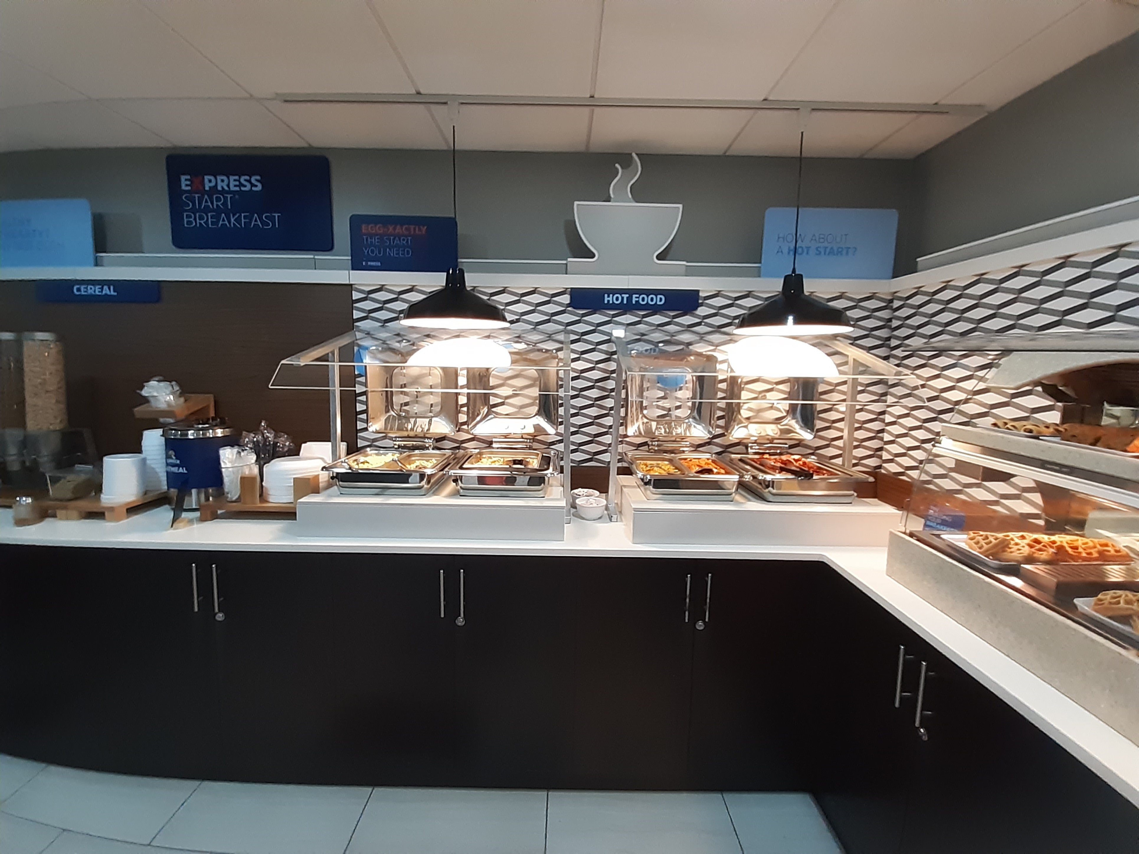 Holiday Inn Express Hotel and Suites Trincity Trinidad Airport 24/34