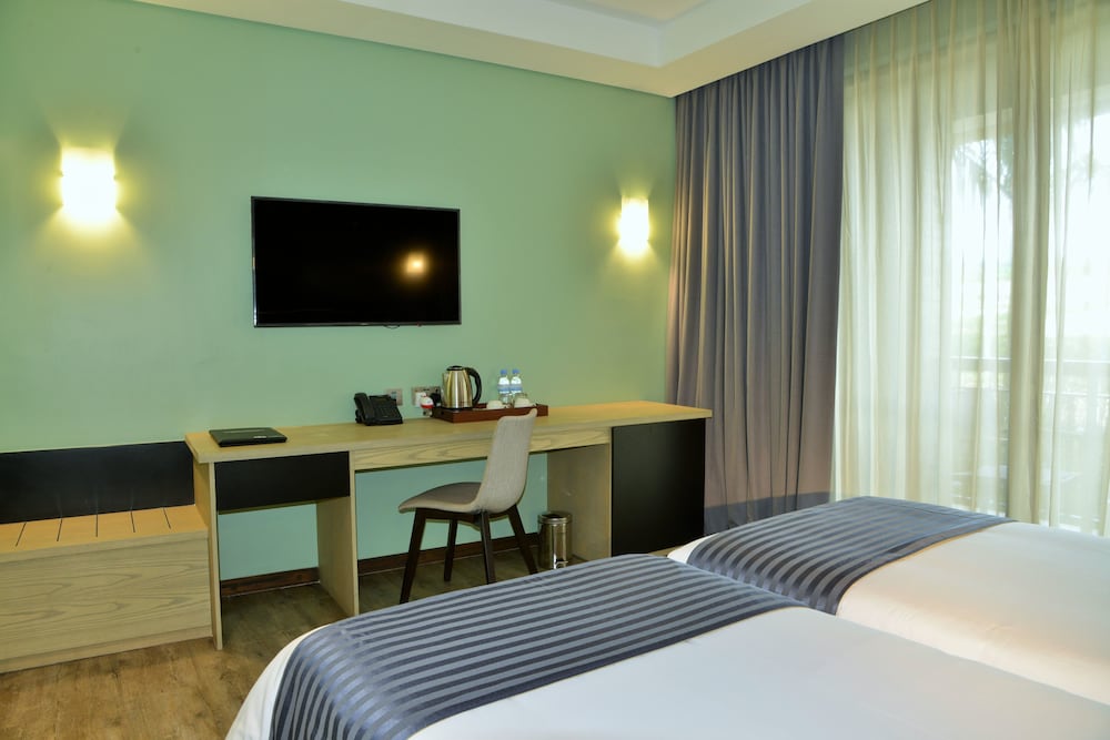 Mantis Epic Hotel And Suites 22/63