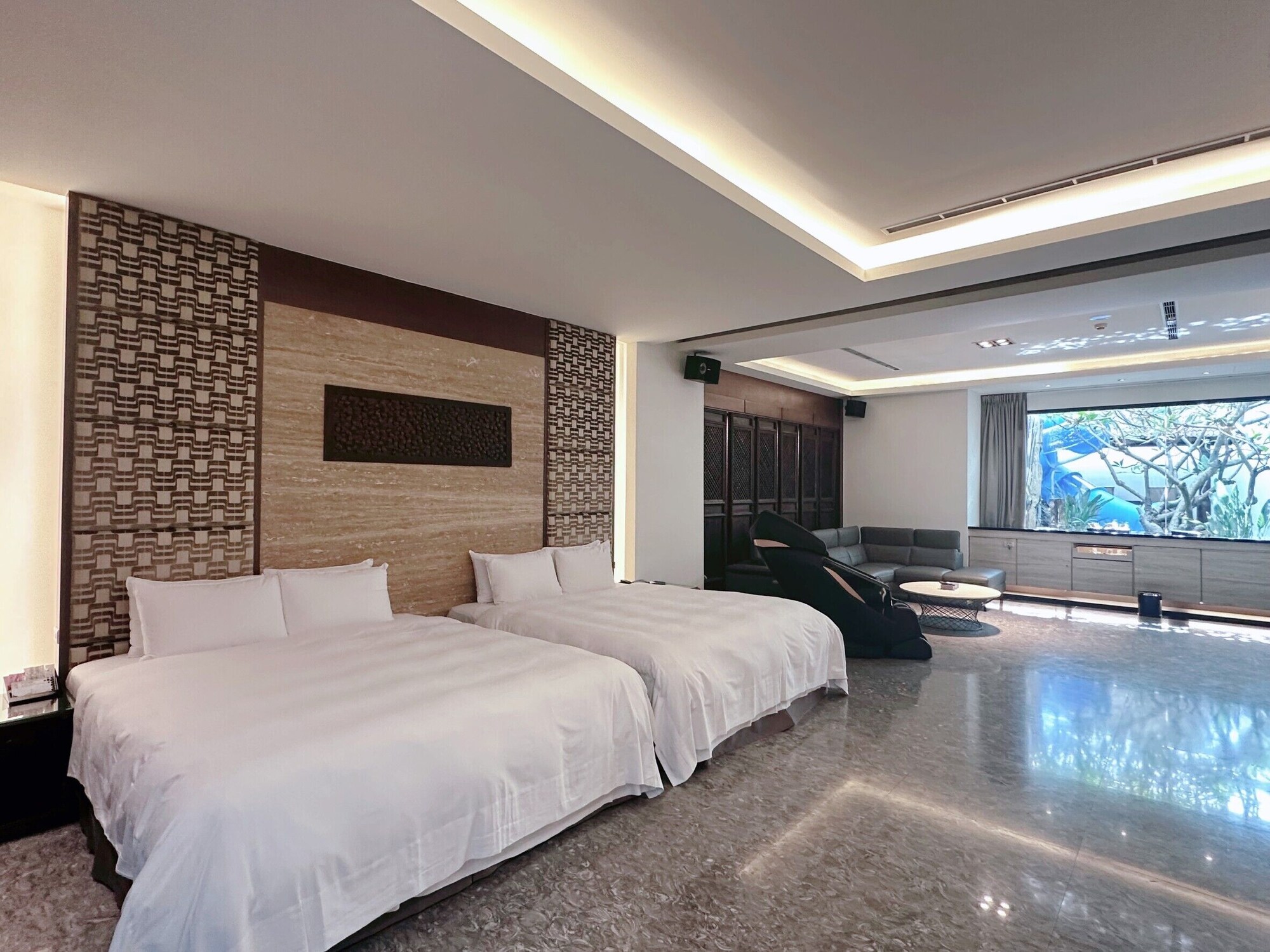 Presidential, Quadruple, 2 King Beds