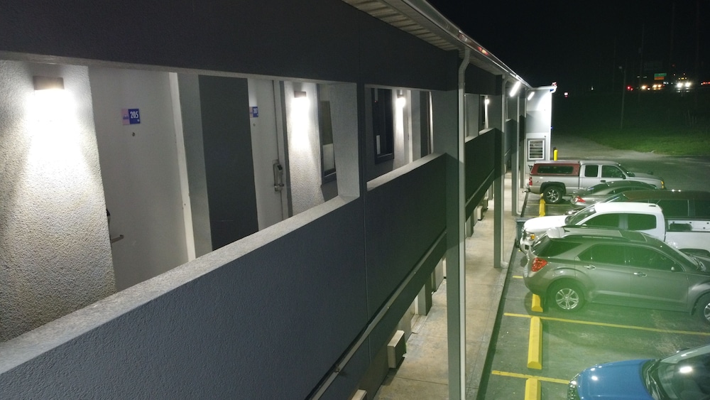 Days Inn By Wyndham Indianapolis East Post Road 14/54