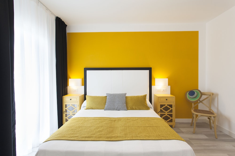 Classic, Queen Bed, Terrace, Hotel Greif 4/6