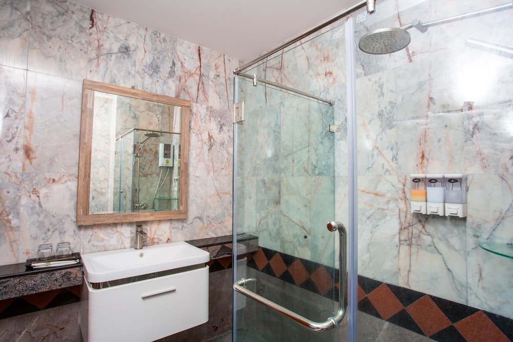 Triple B Boutique Residence 56/61