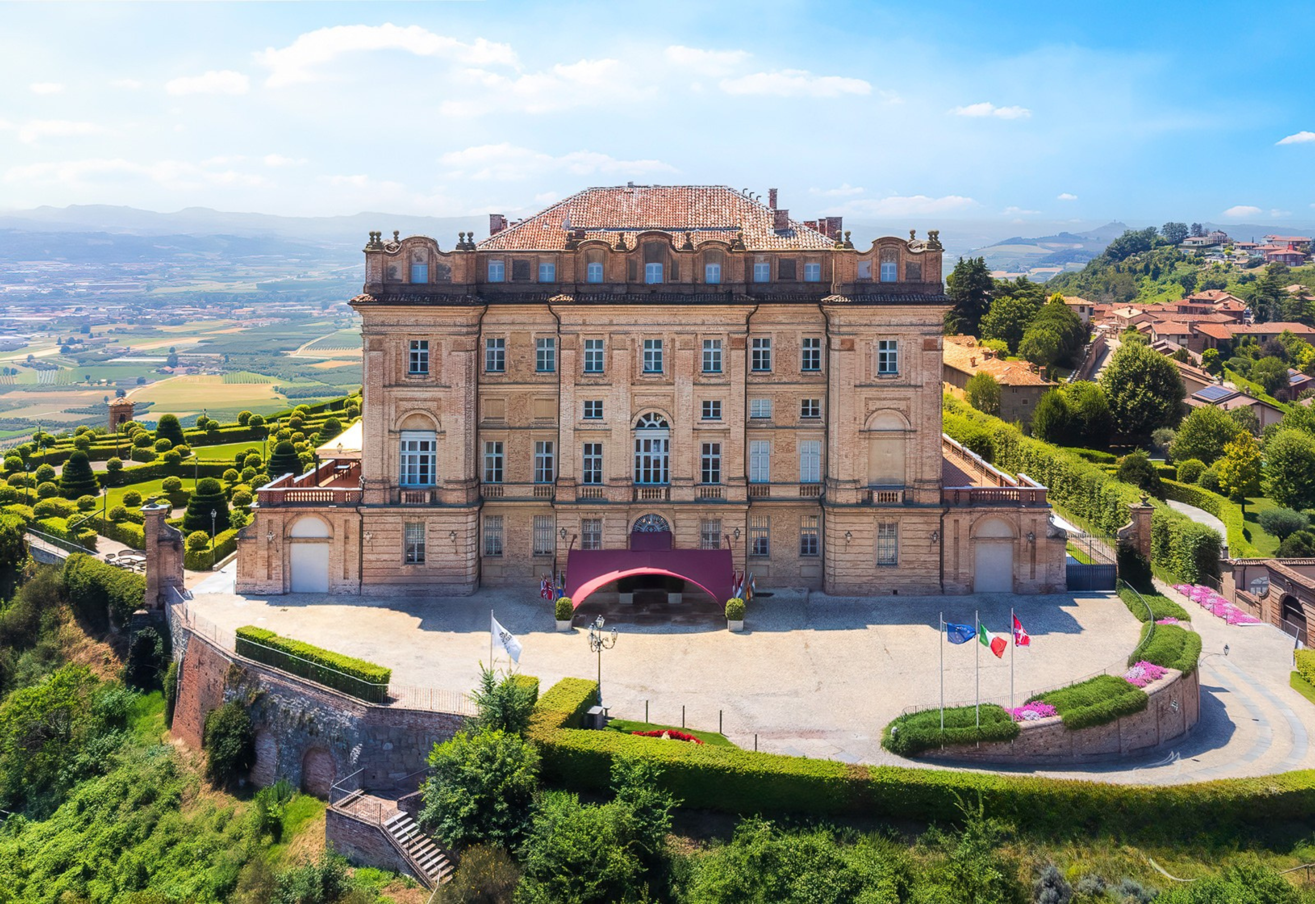 Castello di Guarene Relais and Chateaux 1/44