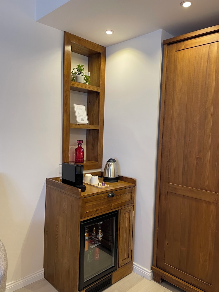 8 Rooms Boutique Hotel 9/50