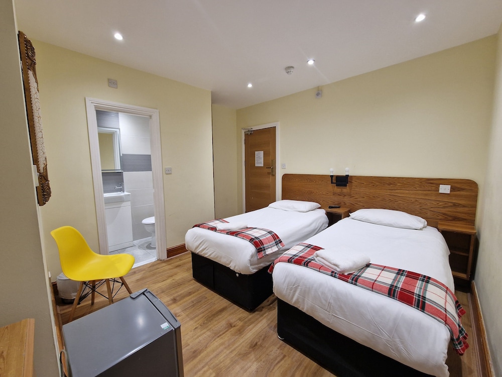 Hotel 65 37/62