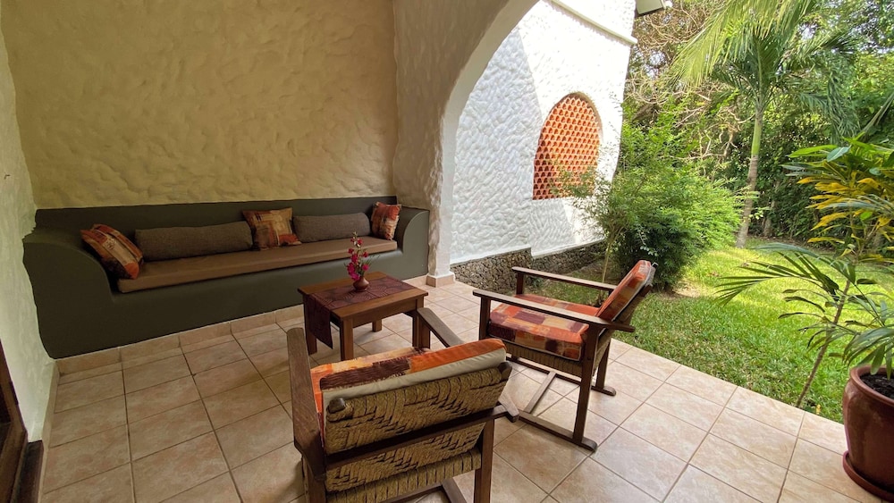 Neptune Palm Beach Boutique Resort & Spa 28/50