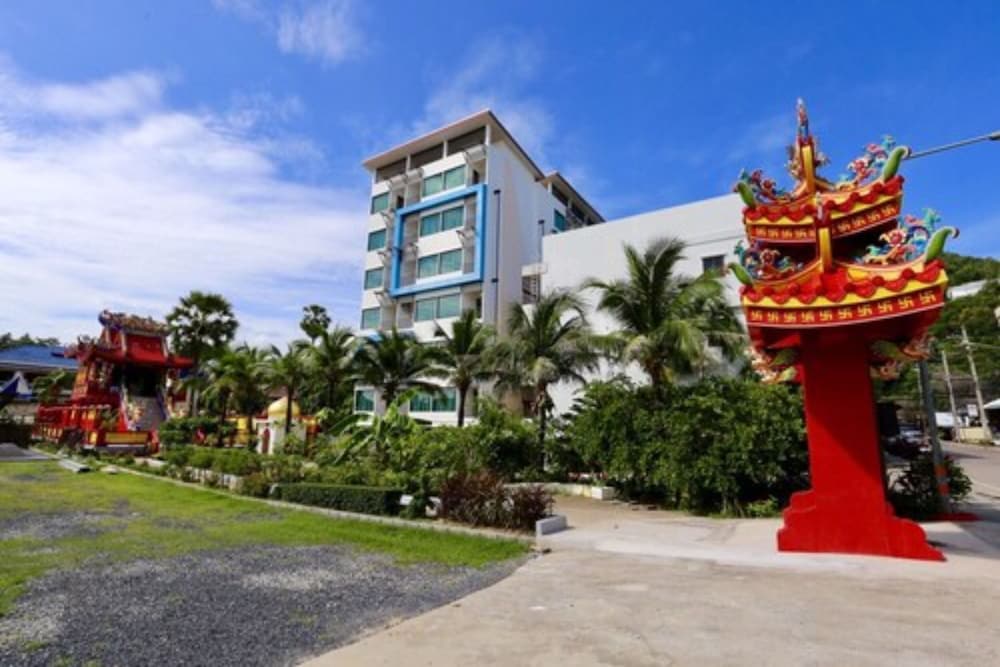 The Blueco Hotel 60/64
