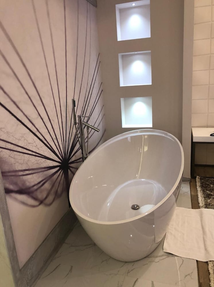 Hotel Palace Vlore 42/48