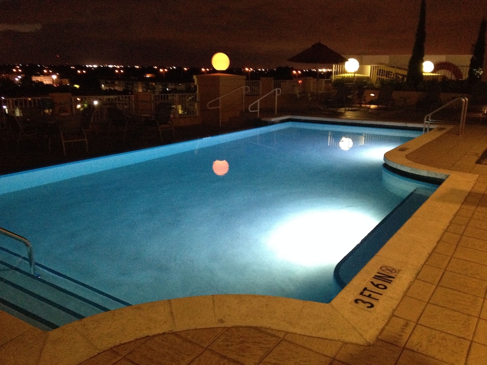 Towers of Dadeland by Miami Vacations 6/60