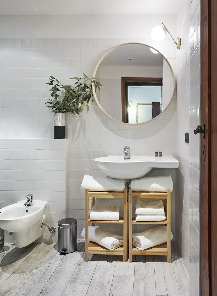 A Few Steps to The Duomo Adorable 1BD Apt 9/9