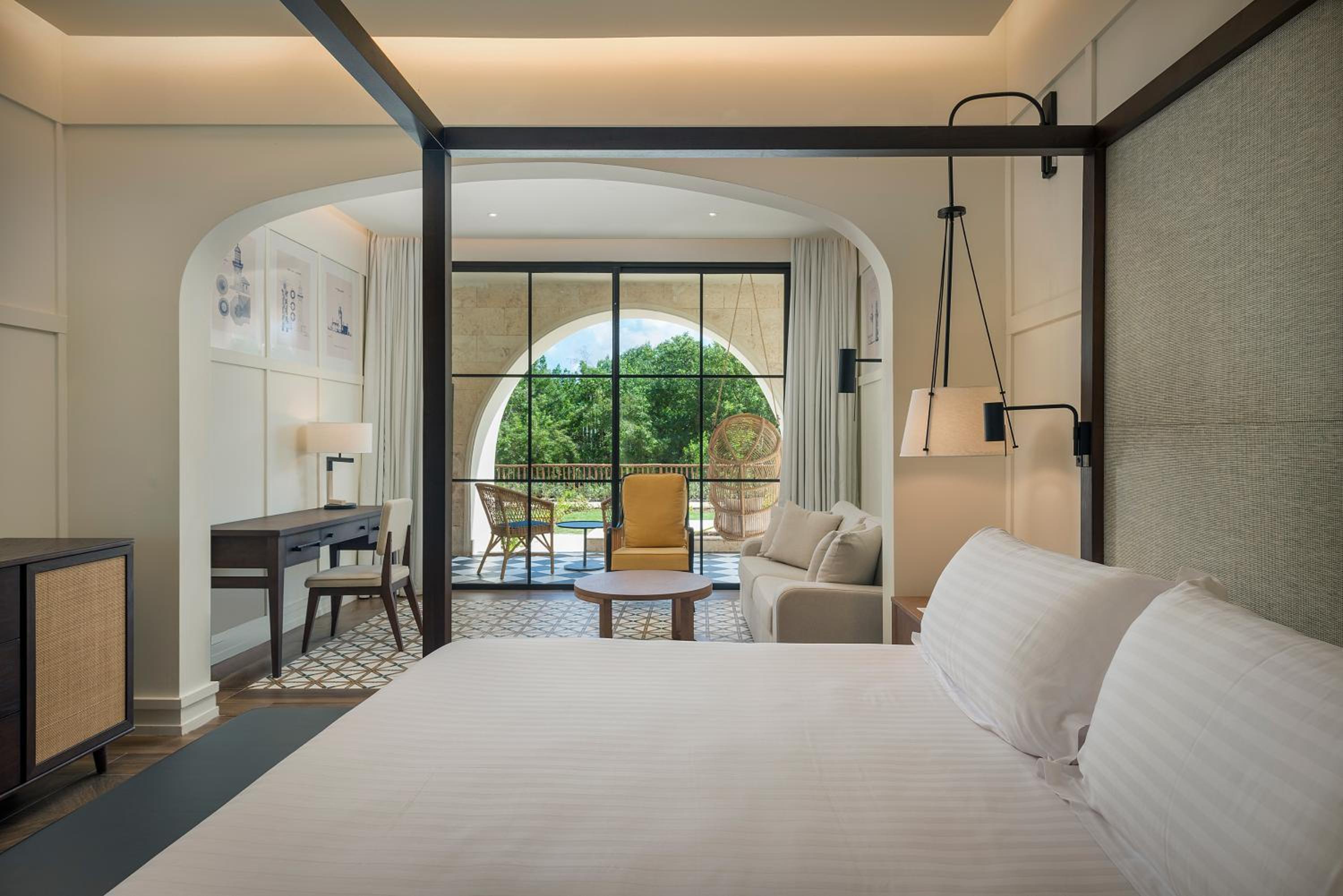JUNIOR SUITE, PRIVILEGE