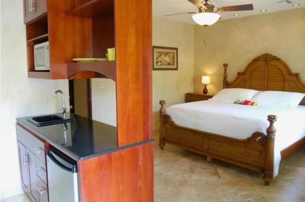 Infinity Bay Beach Resort 18/72