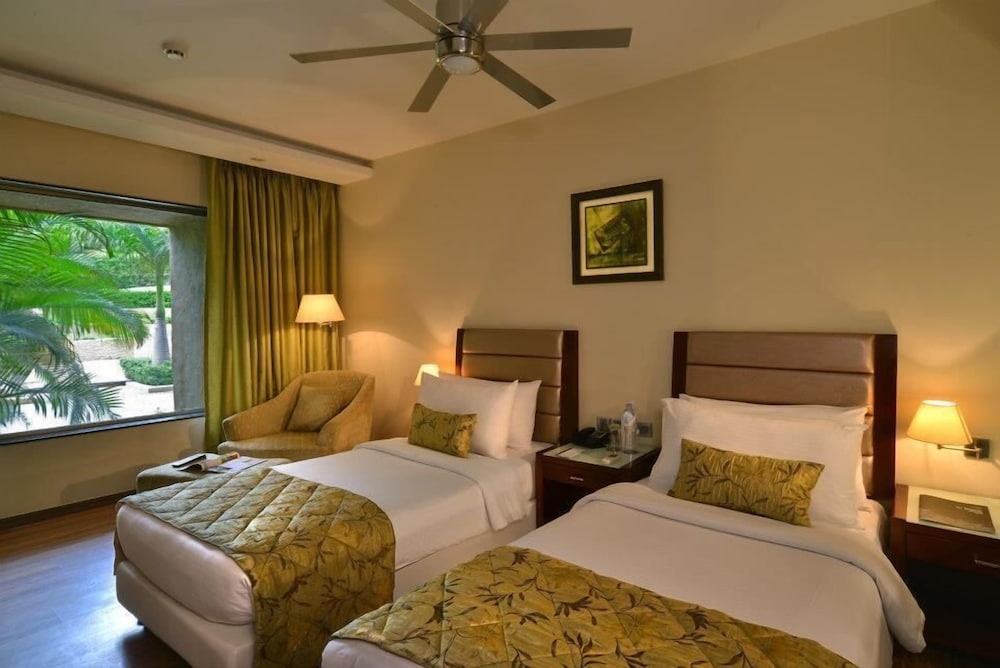 The Corinthians Resort 13/76
