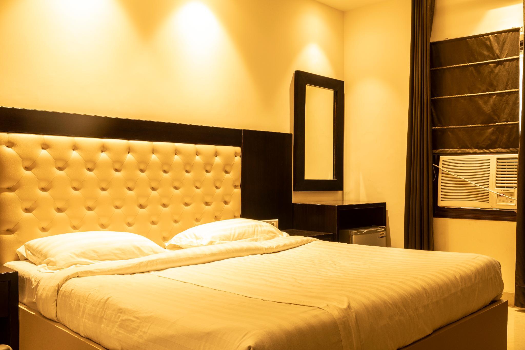 غرفة تنفيذية، HOTEL LE GOLDEN 2/2