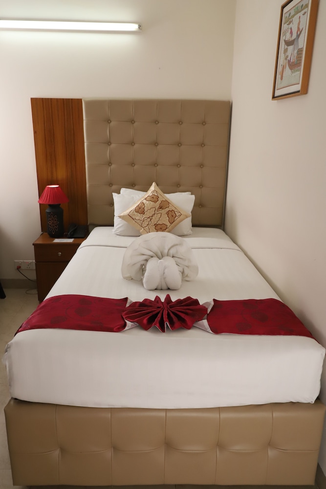 Dhaka Golden Inn 26/48
