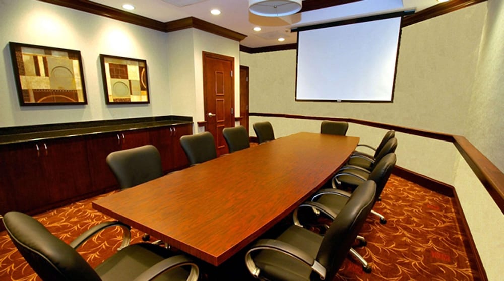 DoubleTree by Hilton Rocky Mount Hotel 40/44