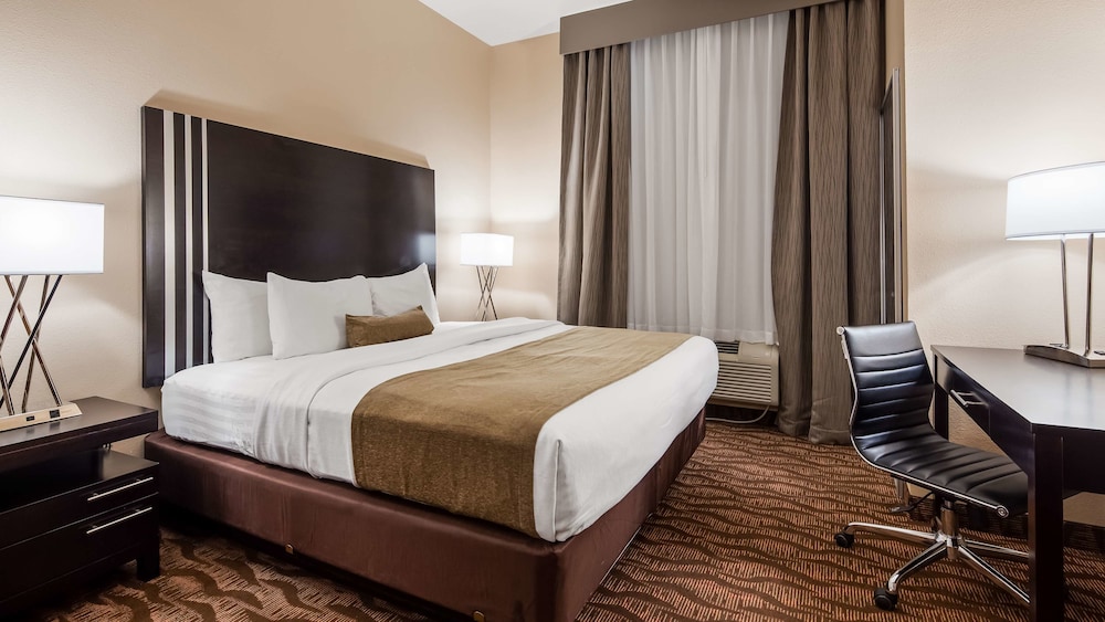 Best Western Plus Capital Inn 16/48