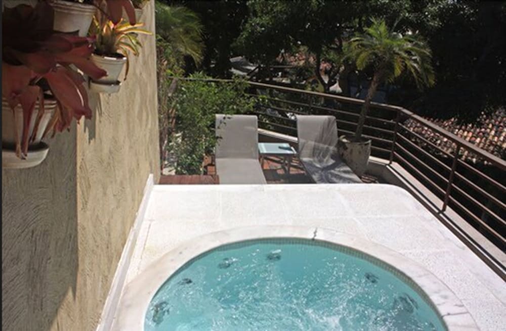 Abayomi Hotel 39/48