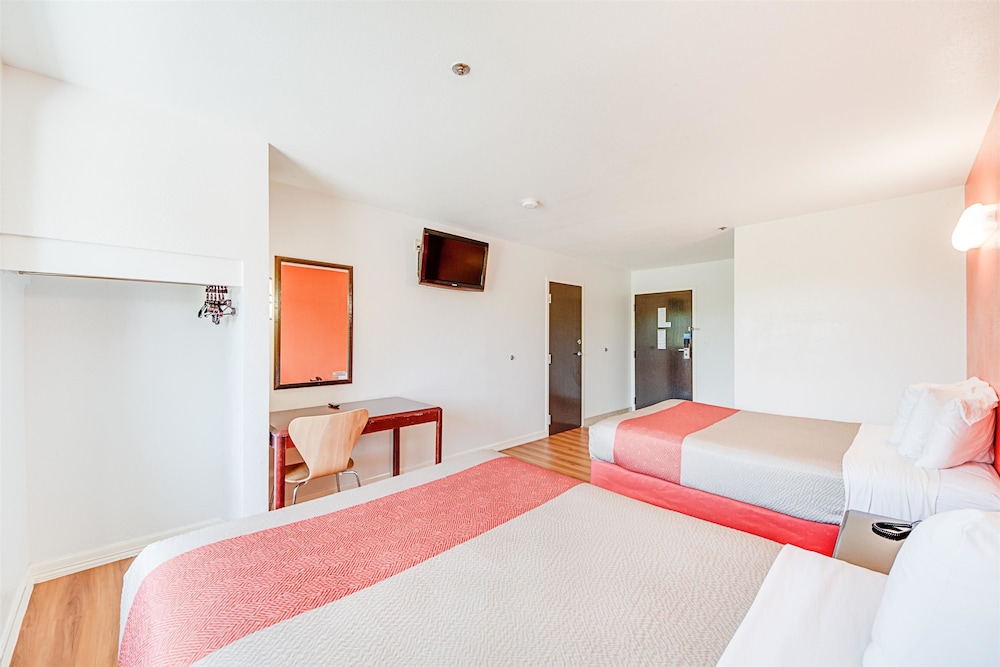 Motel6 McAllen, TX - East 24/60