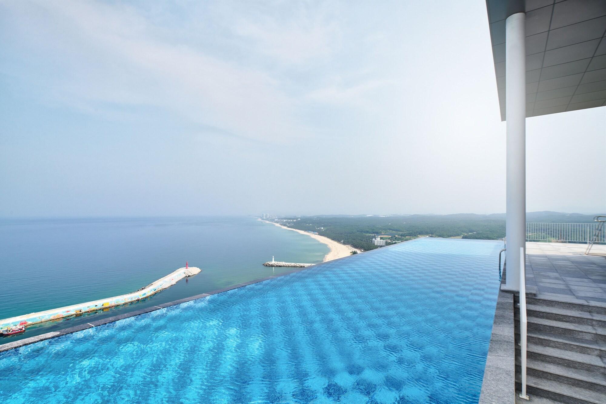 Chonpines Ocean Suites 44/50