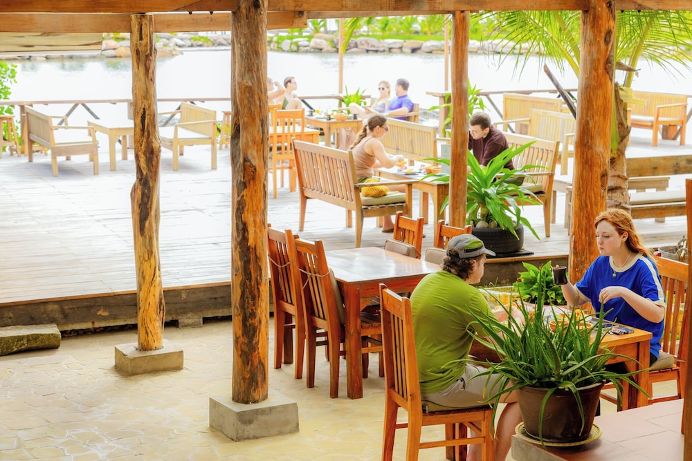 Mango Beach Resort 32/50