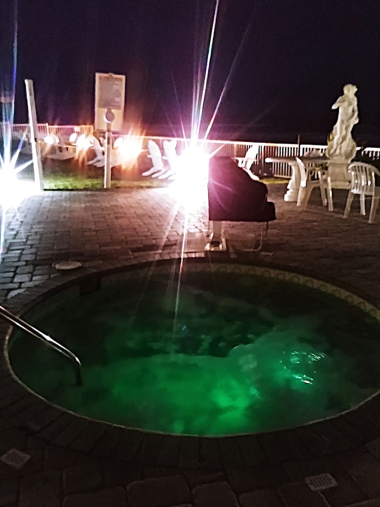 Emerald Shores Resort 38/79