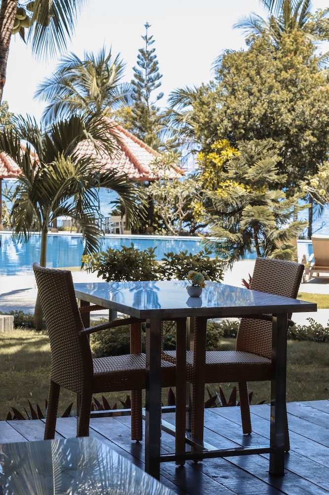La Prima Hotel Flores 7/76