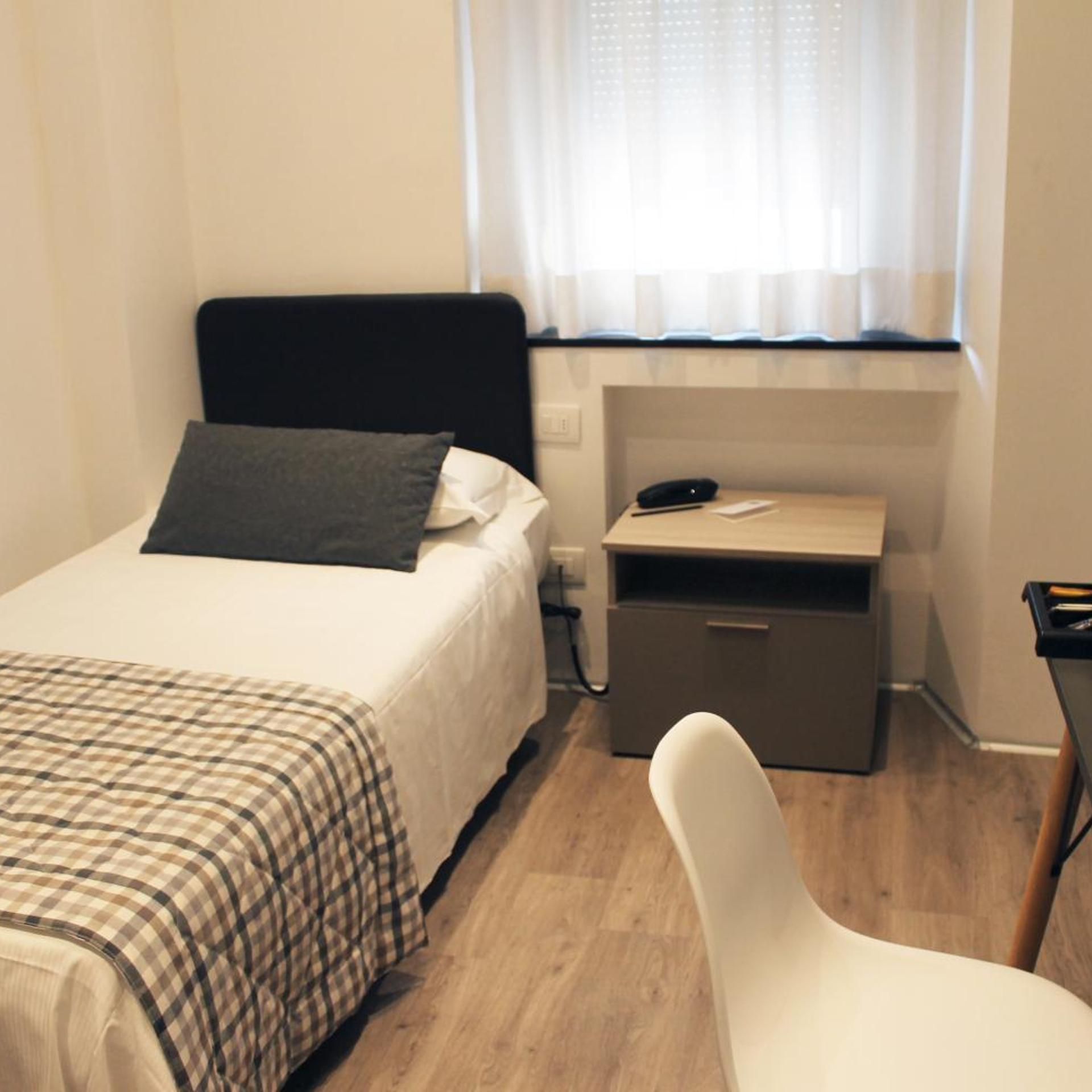 غرفة مفردة، Hotel Bernina 7/20