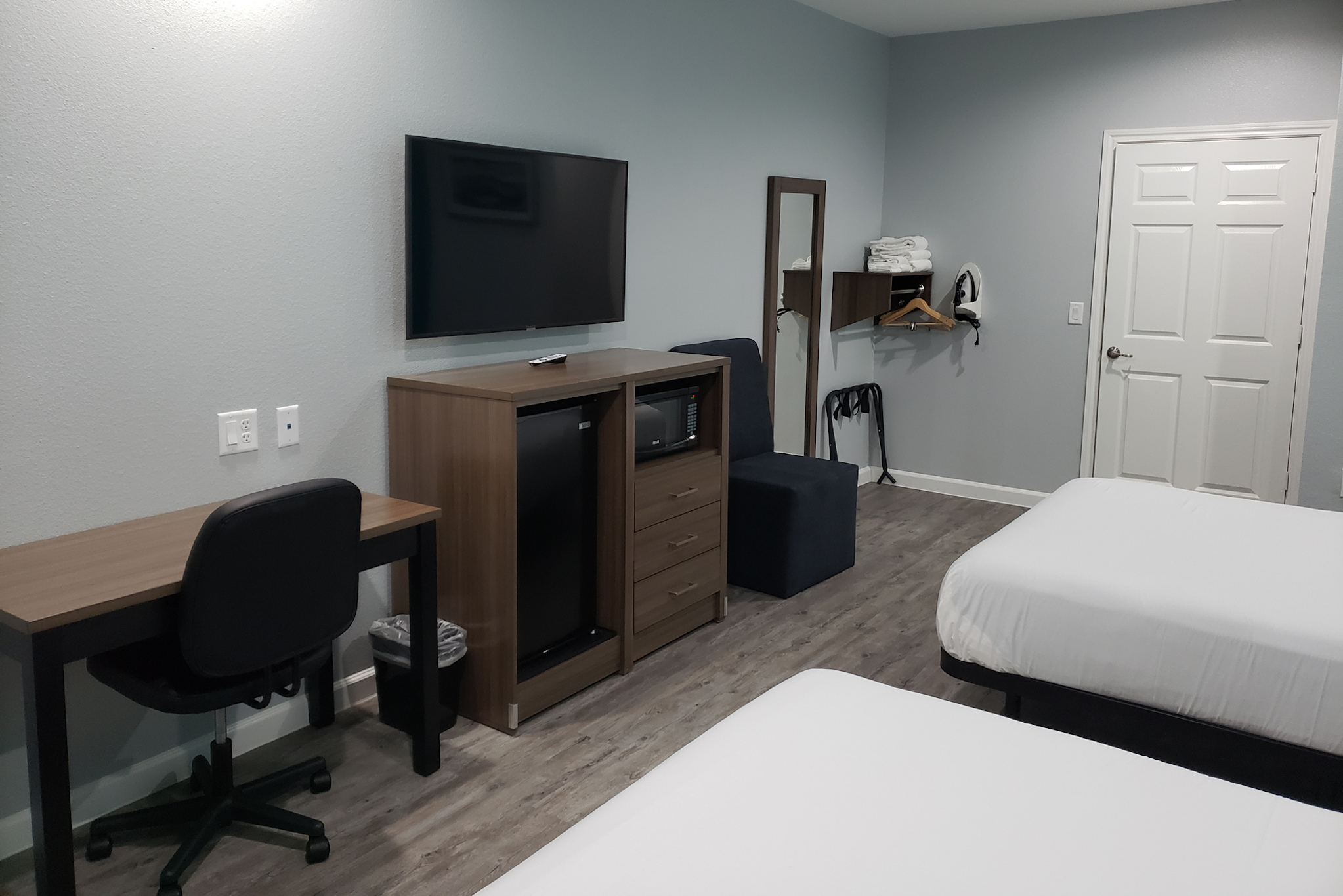 Americas Best Value Inn and Suites Kingwood IAH Airport 25/31