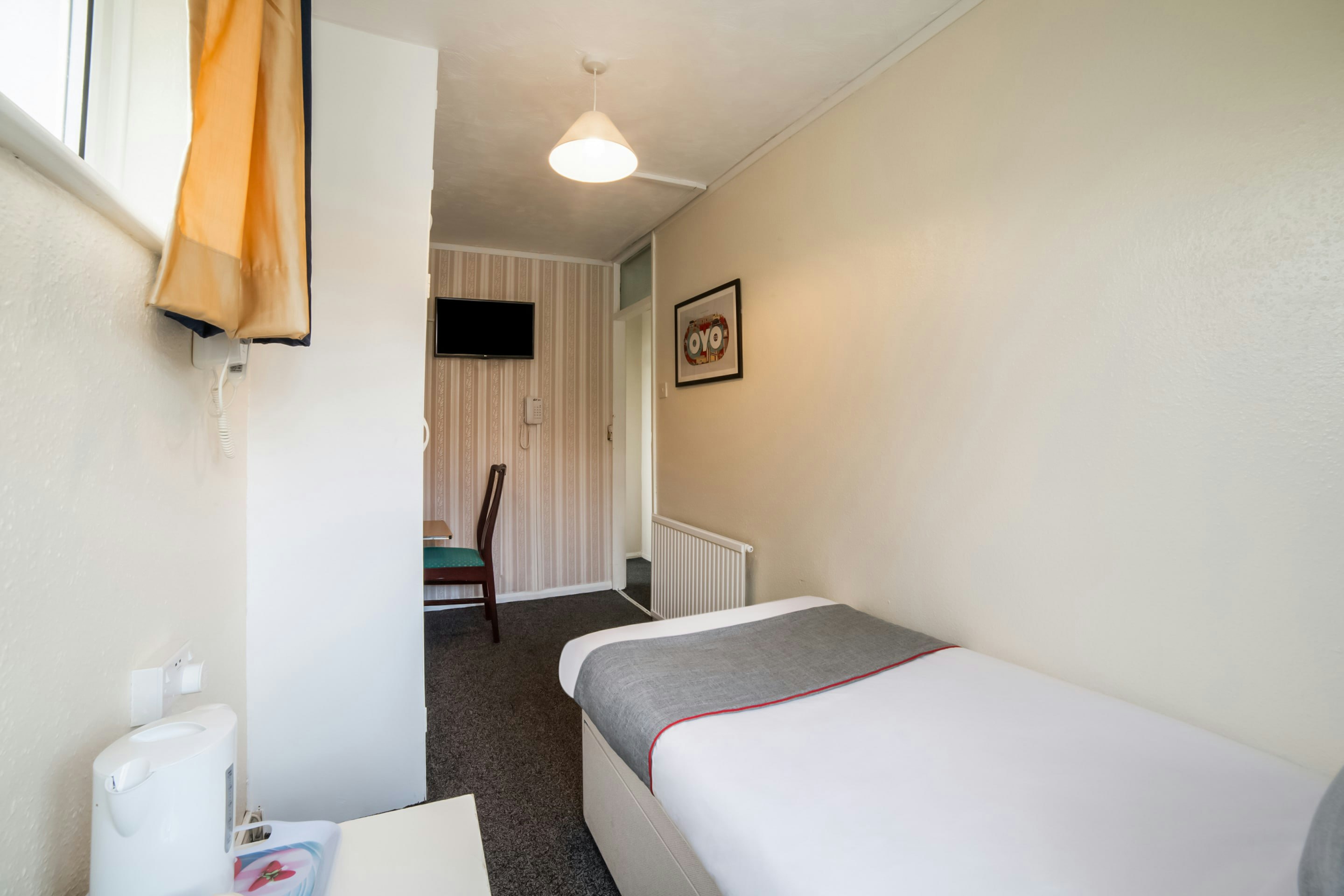 Devine Beach Hotel, Westcliff Southend-On-Sea 38/50