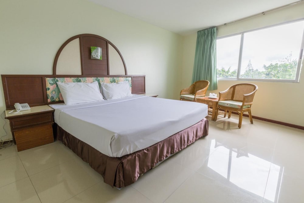 Lake Inn Hotel 26/55