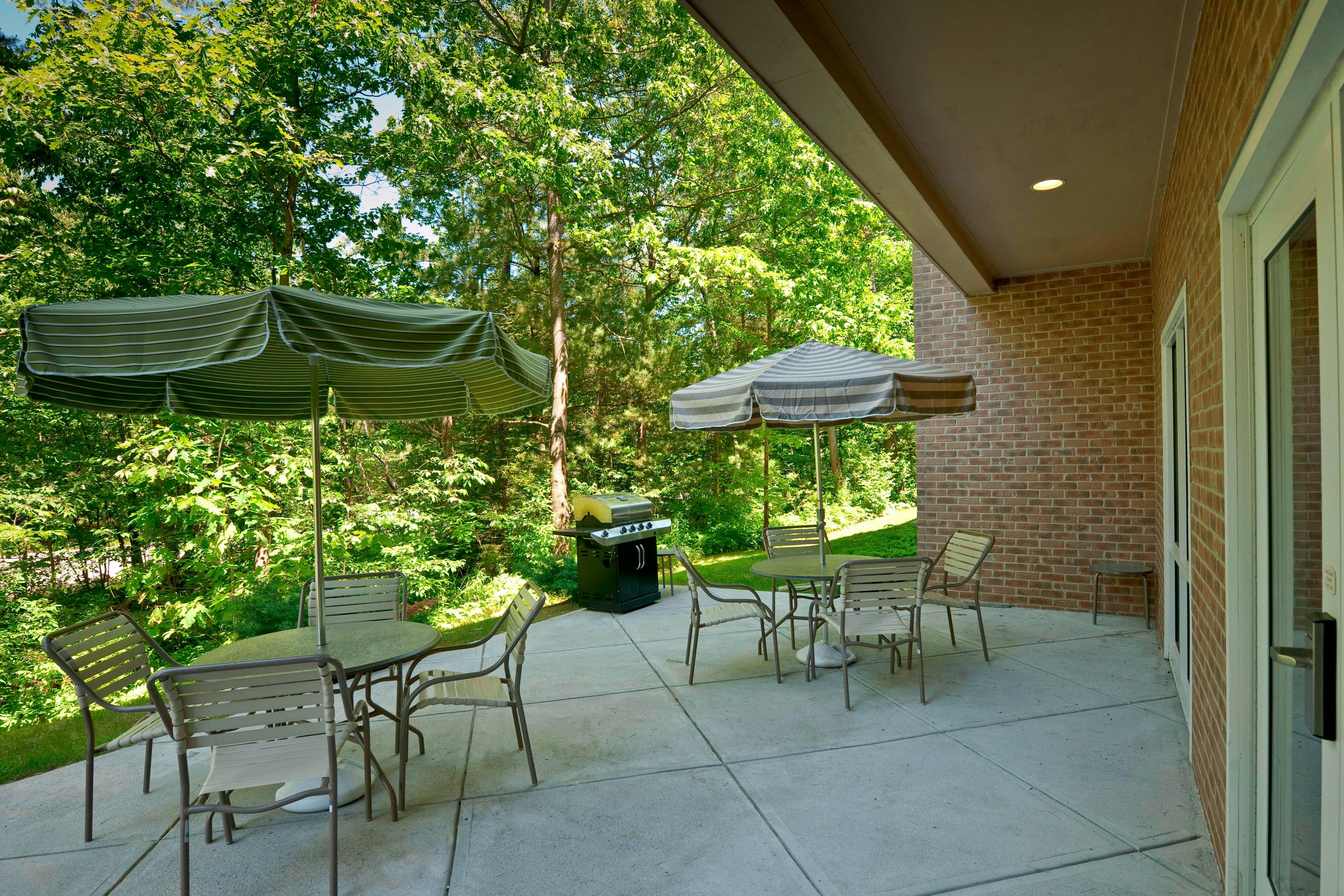 Fairfield Inn And Suites Brunswick Freeport 2/2