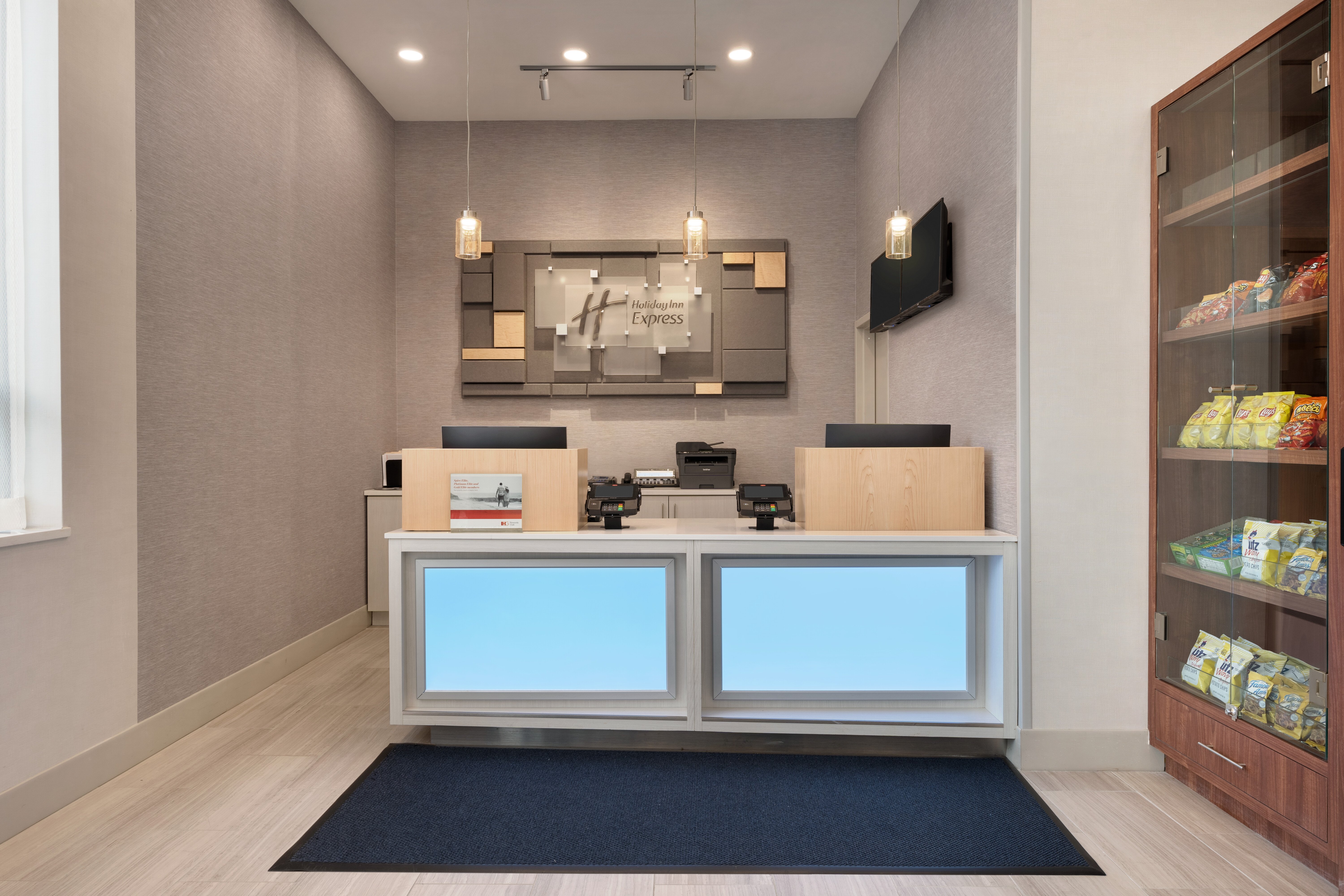 Holiday Inn Express Jamaica - Jfk Airtrain - Nyc 5/50