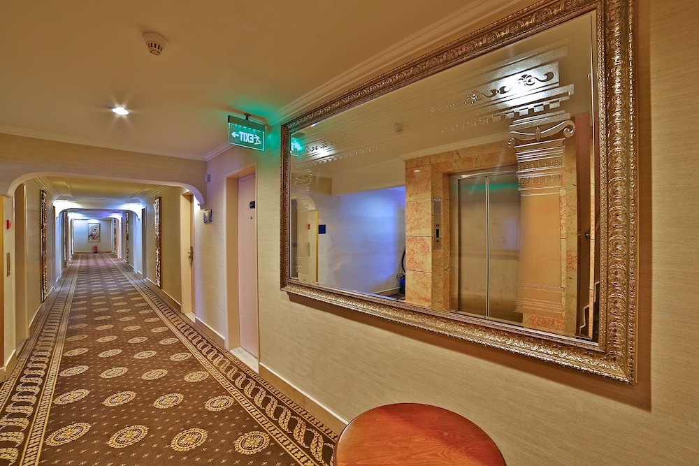 Grand Anka Hotel 33/68
