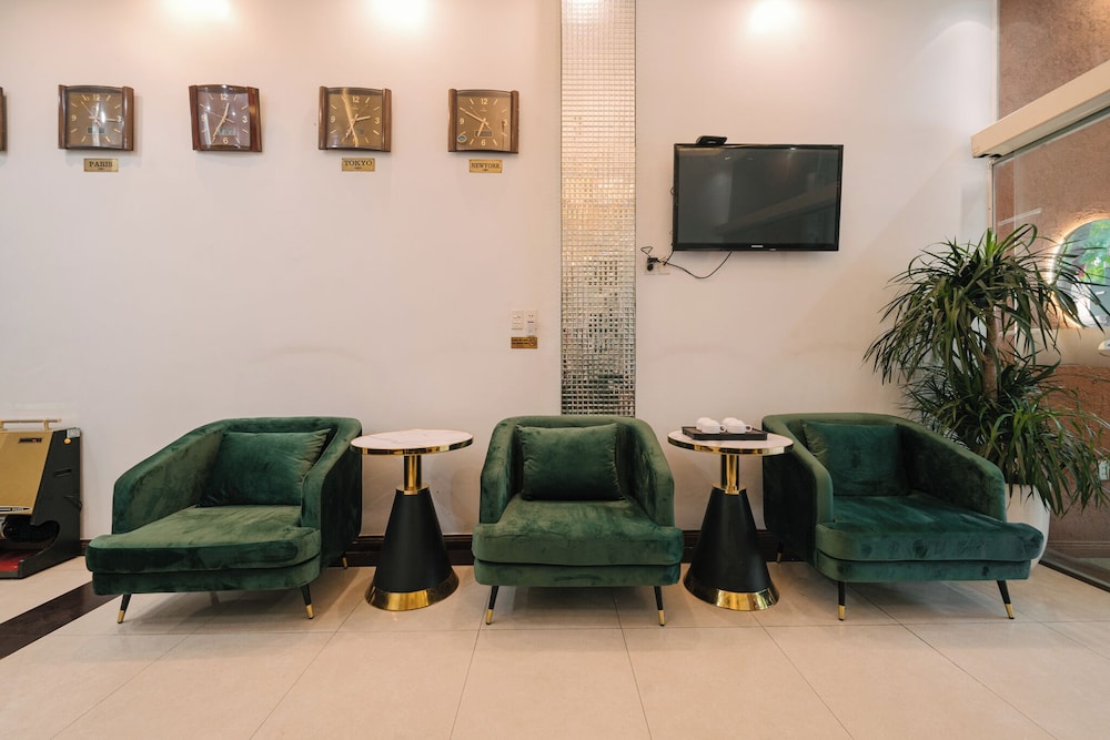 OYO 518 Chariot Hotel 25/50