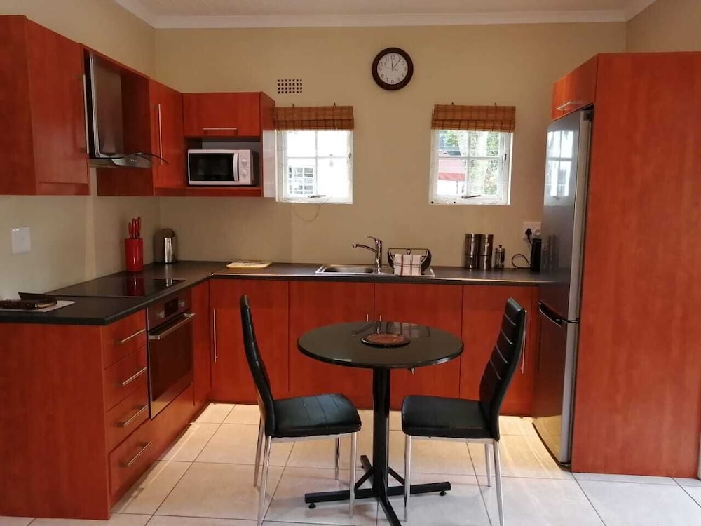 Fiore Guest Accommodation 35/50