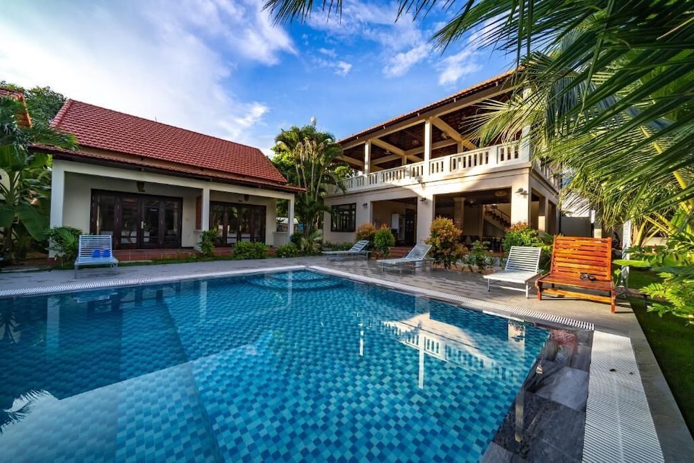 Hula Hula Beachfront Phu Quoc 9/73