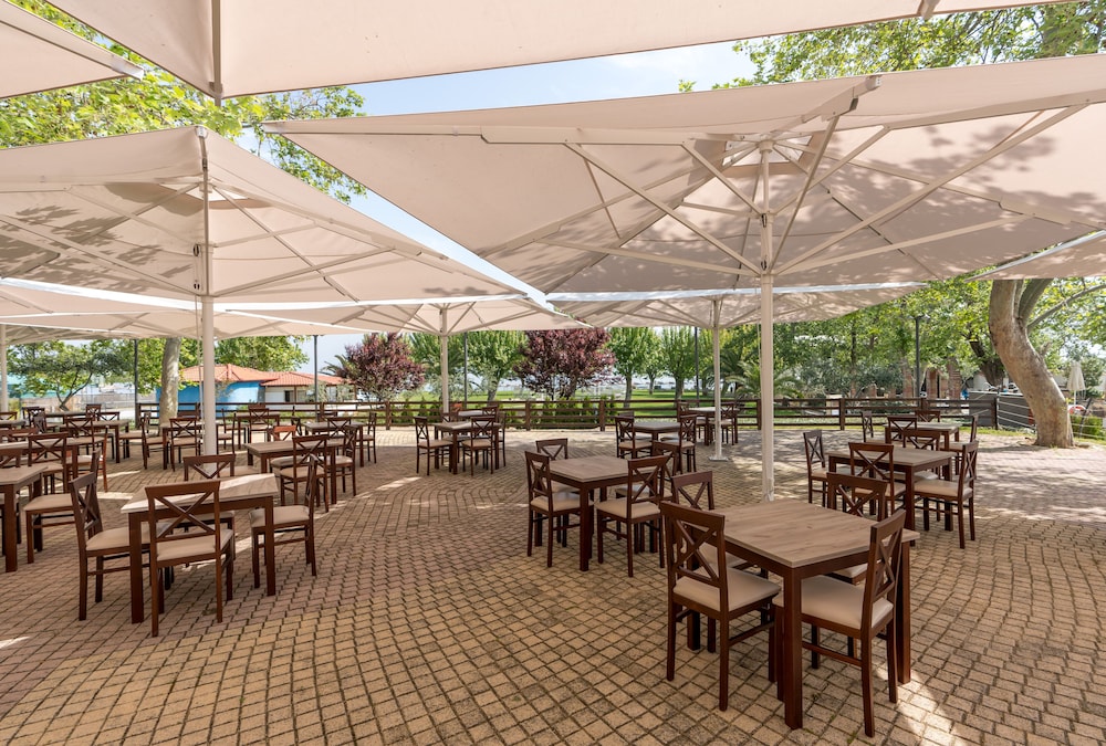 CRONWELL PLATAMON RESORT 34/50