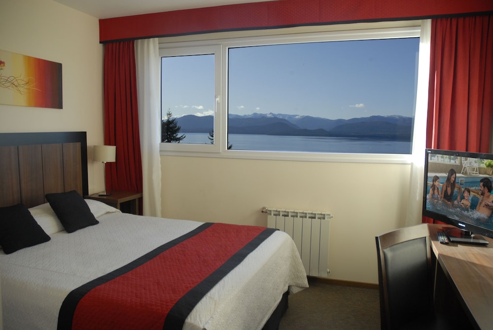 ROOM, DOUBLE BED, LAKE VIEW