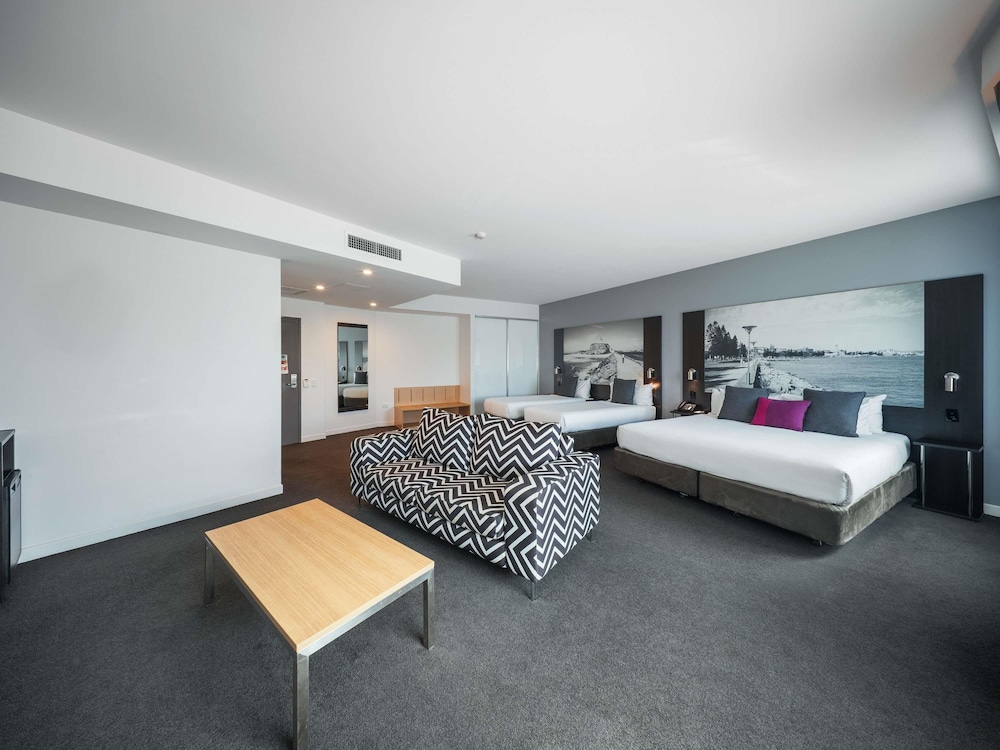 Mercure Newcastle Airport 18/50